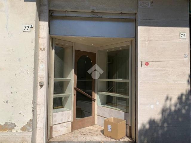 Locale Commerciale in affitto a Livorno, Toscana
