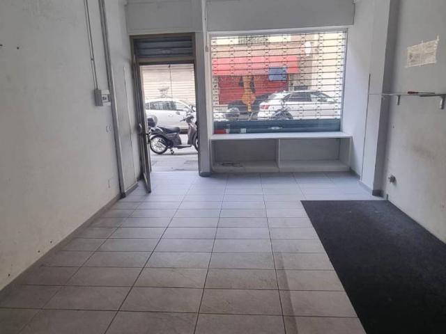 Locale Commerciale in affitto a Livorno