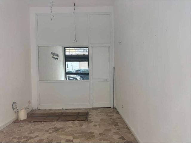 Locale Commerciale in affitto a Livorno, Toscana