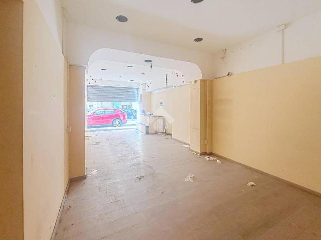 Locale Commerciale in affitto a Livorno