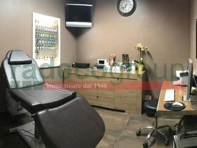 Locale Commerciale in affitto a Sorgenti, Livorno