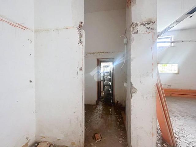 Locale Commerciale in affitto a Livorno