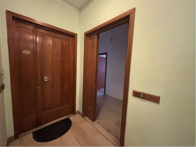 Locale Commerciale in affitto a Livorno, Toscana