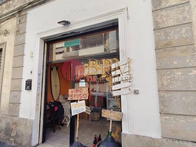 Locale Commerciale in affitto a Livorno