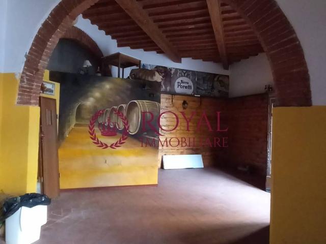 Locale Commerciale in affitto a Torretta, Livorno