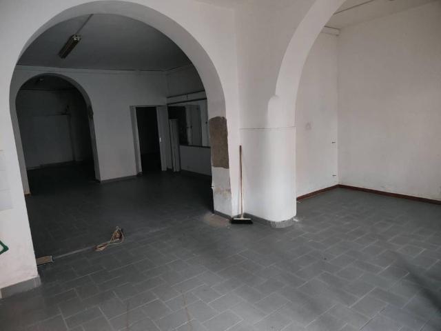 Locale Commerciale in affitto a Livorno, Toscana