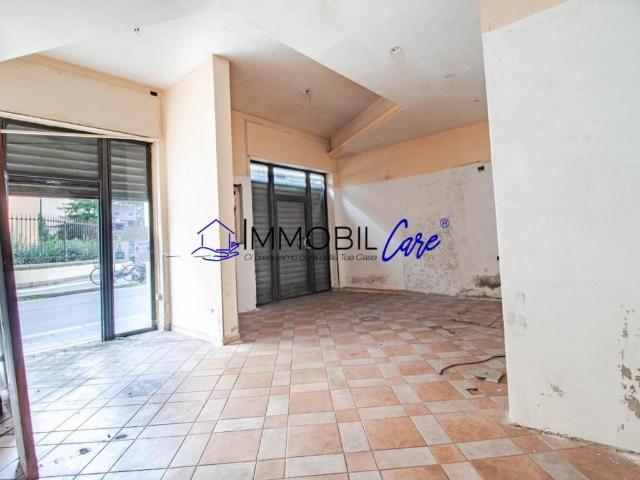 Locale Commerciale in affitto a Livorno