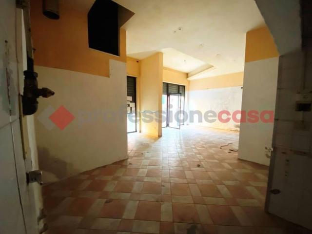 Locale Commerciale in affitto a Livorno