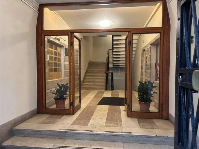 Locale Commerciale in affitto a Livorno, Toscana