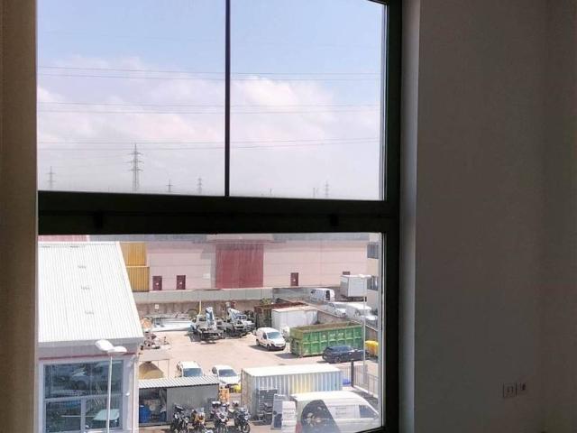 Locale Commerciale in affitto a Livorno, Toscana