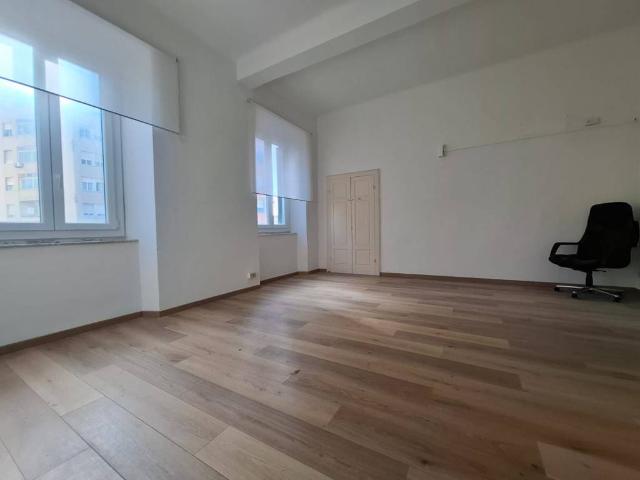 Locale Commerciale in affitto a Livorno, Toscana