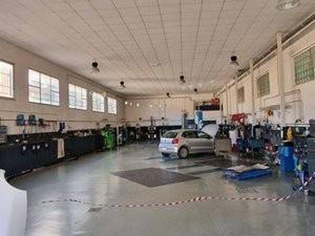 Locale Commerciale in affitto a San Marco, Livorno