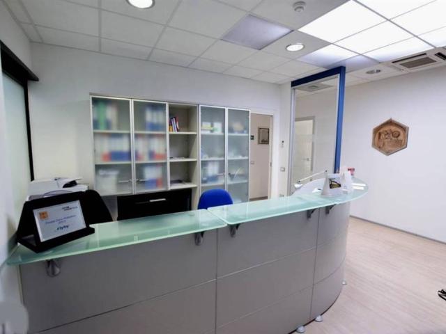 Locale Commerciale in affitto a Banditella, Livorno