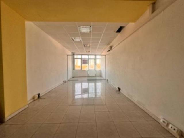 Locale Commerciale in affitto a Livorno