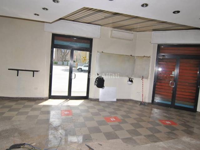 Locale Commerciale in affitto a Livorno, Toscana
