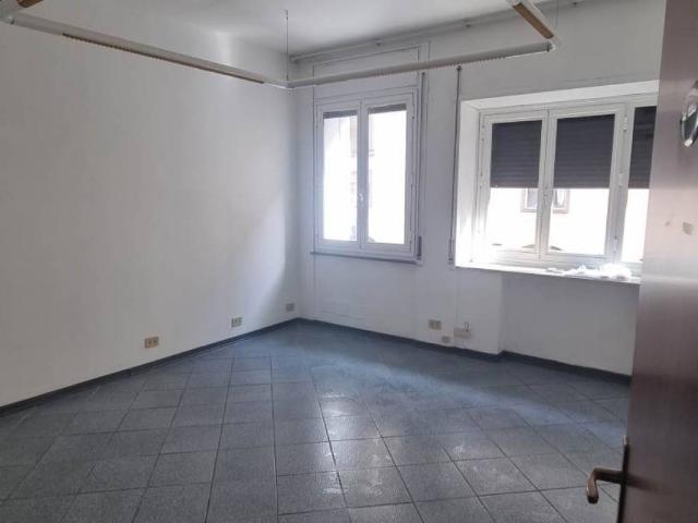 Locale Commerciale in affitto a Livorno