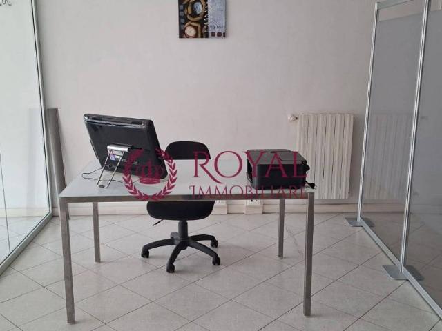 Locale Commerciale in affitto a Livorno, Toscana