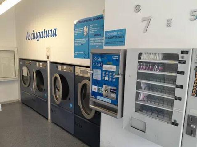 Locale Commerciale in affitto a Ardenza, Livorno