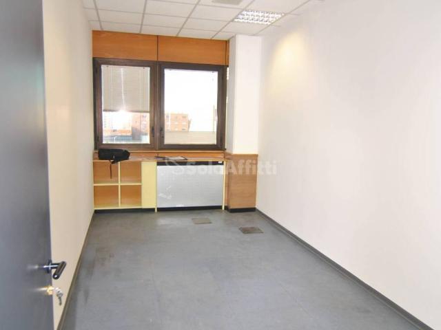Locale Commerciale in affitto a Livorno, Toscana