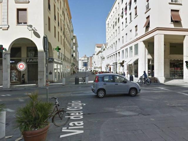 Locale Commerciale in affitto a Livorno, Toscana