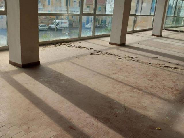 Locale Commerciale in affitto a Livorno, Toscana