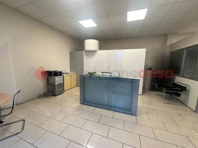 Locale Commerciale in affitto a Livorno, Toscana