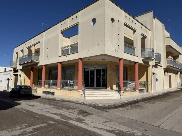 Locale Commerciale in affitto a Puglia, Taranto