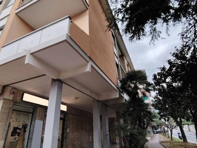 Locale Commerciale in affitto a Loano, Liguria