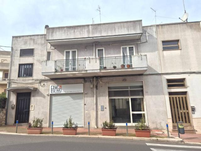 Locale Commerciale in affitto a Puglia, Bari