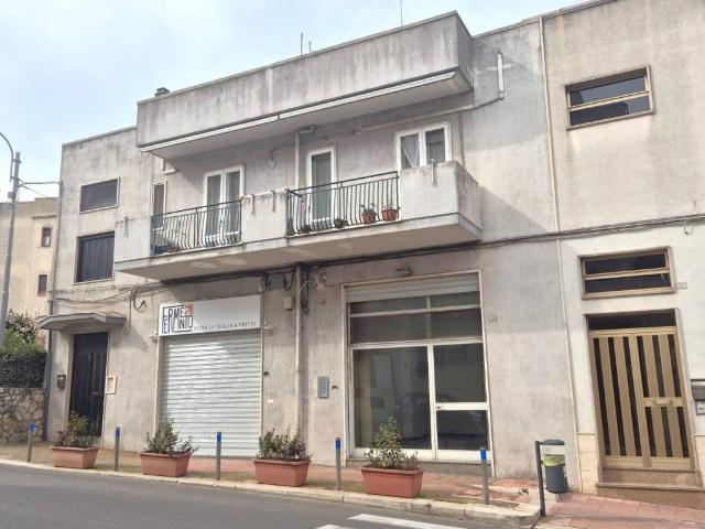 Locale Commerciale in affitto a Puglia, Bari