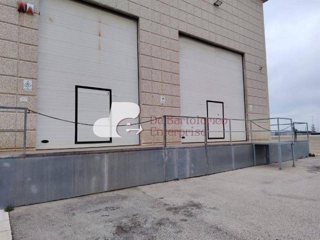 Locale Commerciale in affitto a Puglia, Bari