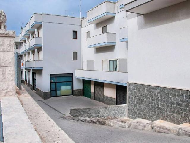 Locale Commerciale in affitto a Puglia, Bari