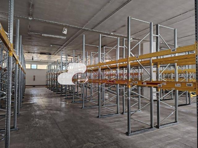 Locale Commerciale in affitto a Puglia, Bari