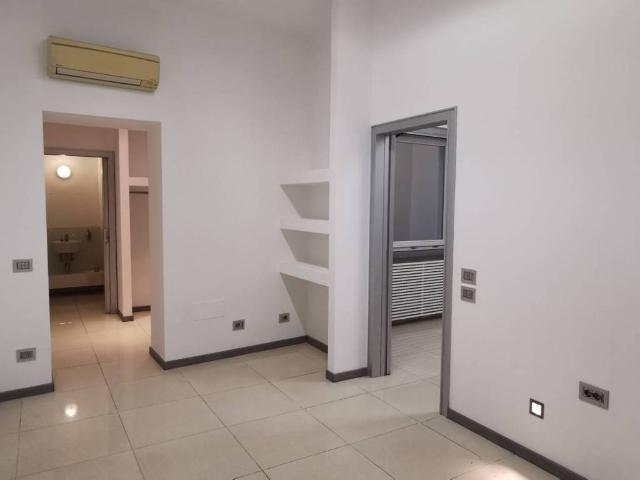 Locale Commerciale in affitto a Revellino, Lodi