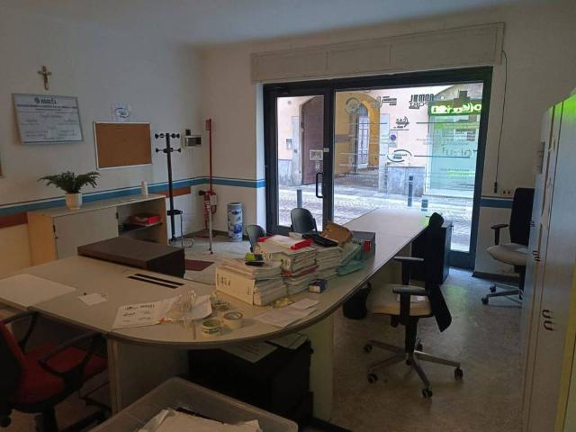 Locale Commerciale in affitto a Revellino, Lodi