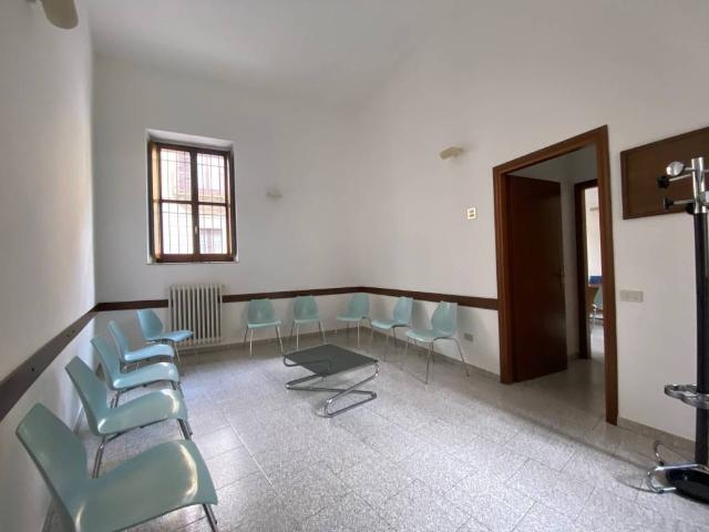 Locale Commerciale in affitto a Revellino, Lodi