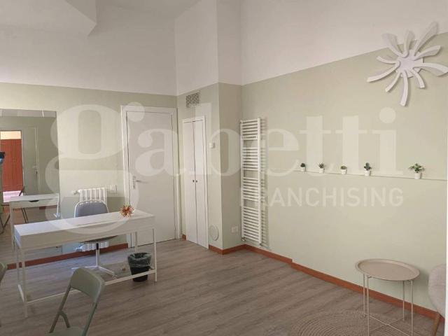 Locale Commerciale in affitto a Revellino, Lodi
