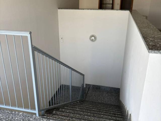 Locale Commerciale in affitto a Lomagna, Lombardia