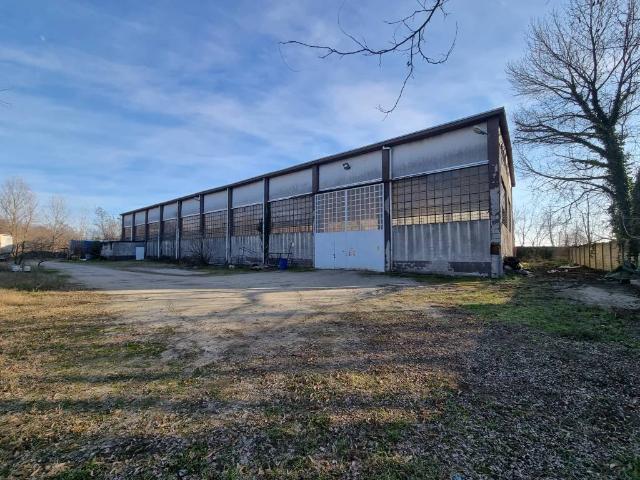 Locale Commerciale in affitto a Lonate Pozzolo, Lombardia