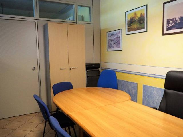 Locale Commerciale in affitto a Lonato, Lombardia