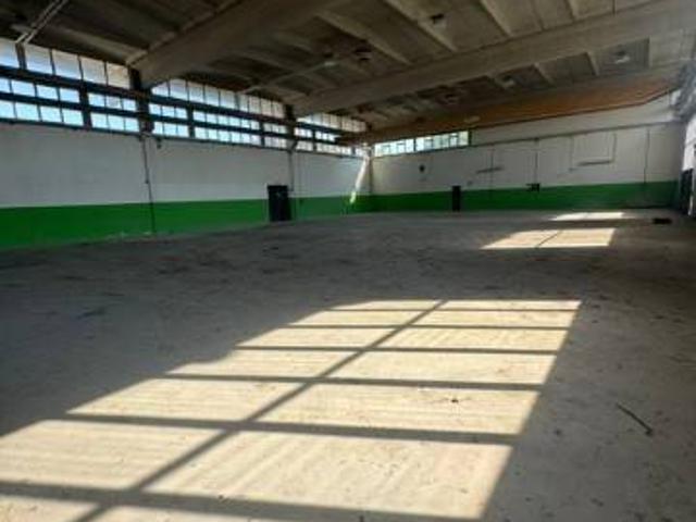 Locale Commerciale in affitto a Longiano, Reggio Emilia
