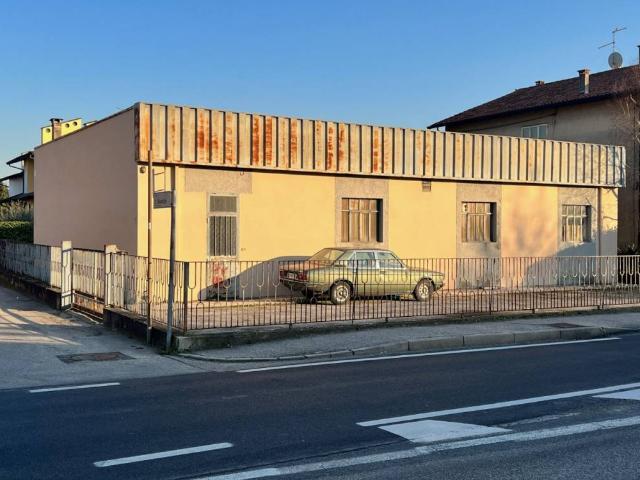 Locale Commerciale in affitto a Lonigo, Veneto