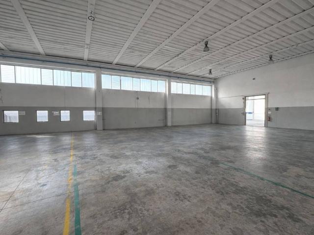 Locale Commerciale in affitto a Lonigo, Veneto