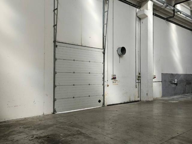 Locale Commerciale in affitto a Marche, Ancona