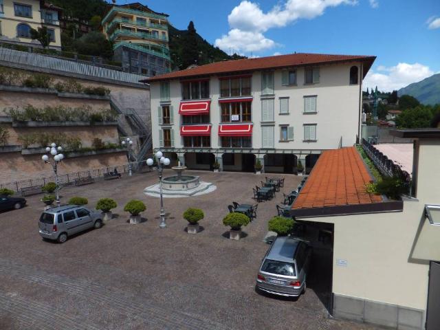 Locale Commerciale in affitto a Carassone, Lovere