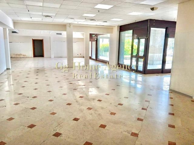 Locale Commerciale in affitto a Lovere, Lombardia