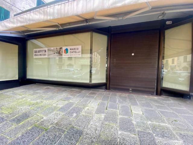 Locale Commerciale in affitto a Sant'Anna, Bagni Di Lucca Ponte