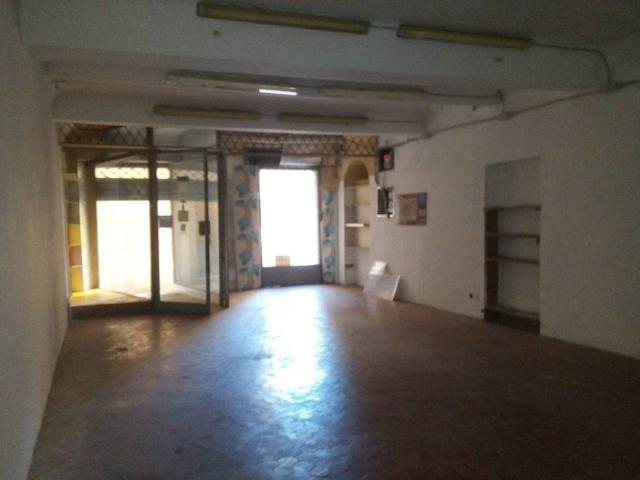 Locale Commerciale in affitto a San Concordio, Lucca