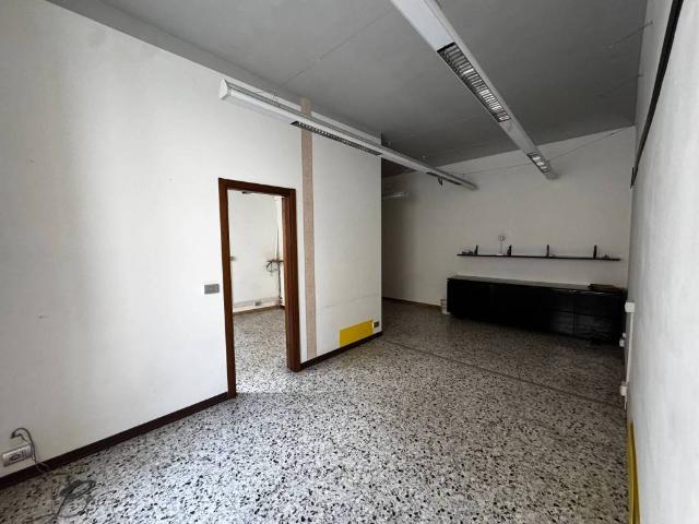 Locale Commerciale in affitto a San Concordio, Bagni Di Lucca Ponte