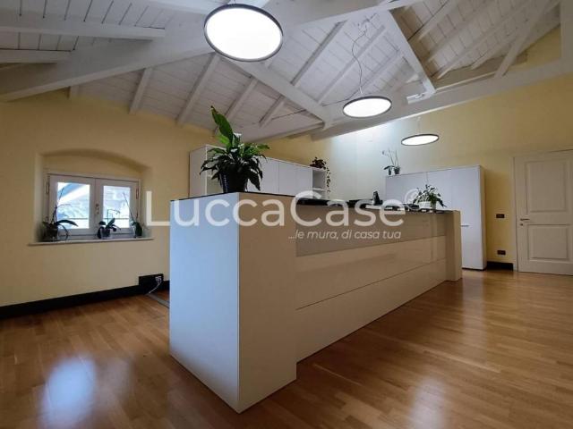 Locale Commerciale in affitto a San Concordio, Bagni Di Lucca Ponte
